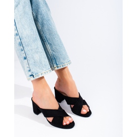 Fekete velúr papucs a Shelovet márkától 2