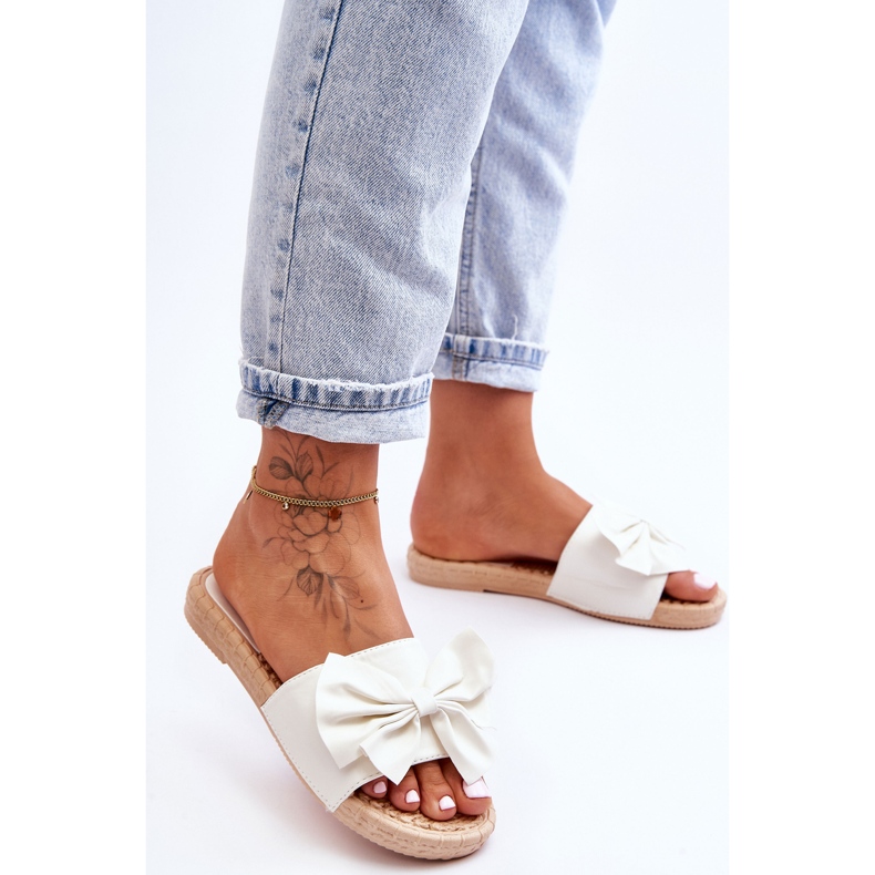 FK1 Divatos női papucs fehér Estera masnival 2